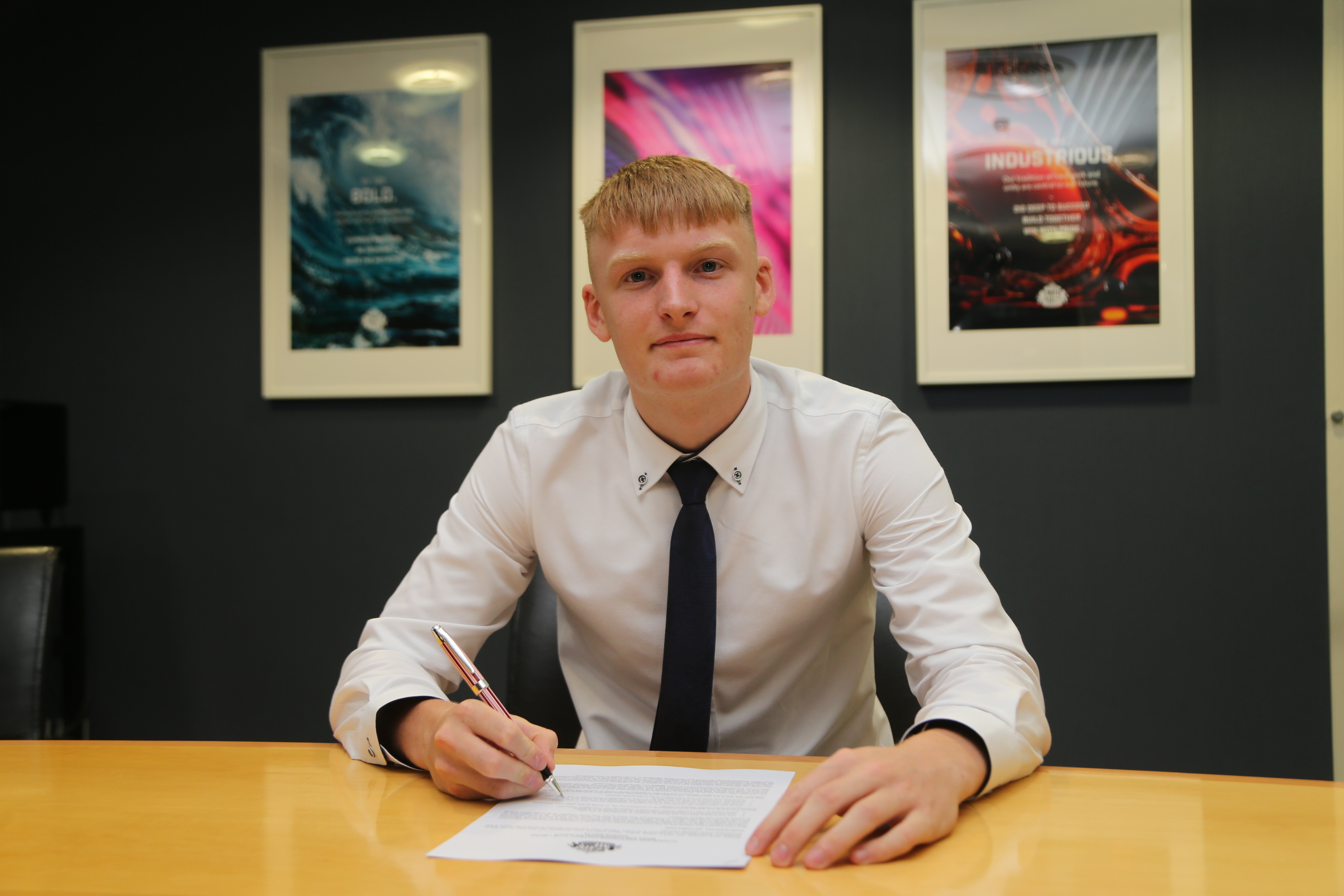 Oliver Bainbridge signs new contract - SAFC